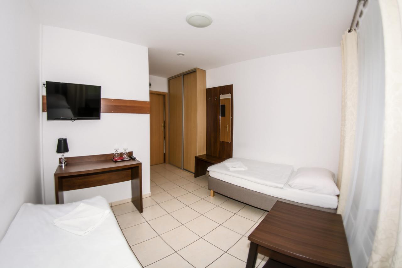 Motel W Lace Boleslawiec  Buitenkant foto