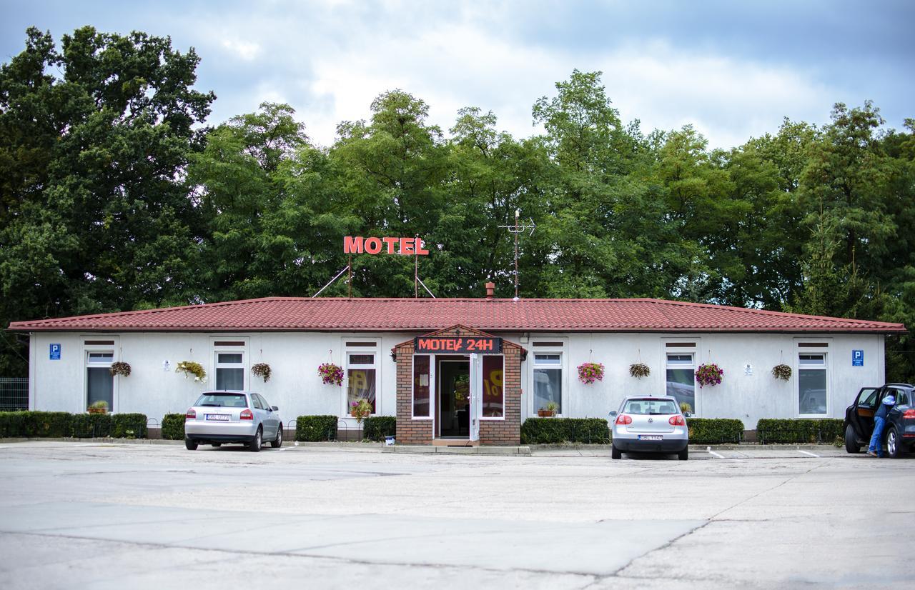 Motel W Lace Boleslawiec  Buitenkant foto